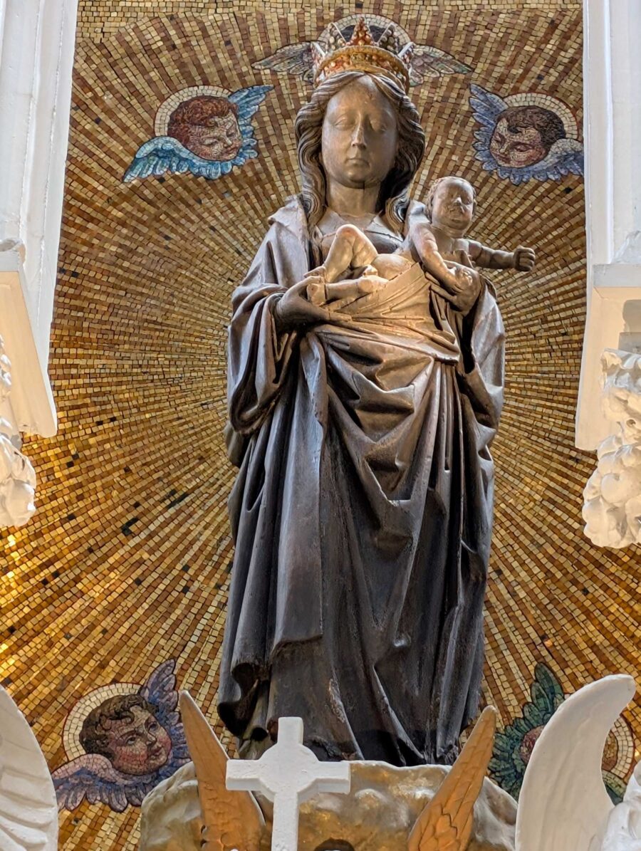 Black Madonnas Again